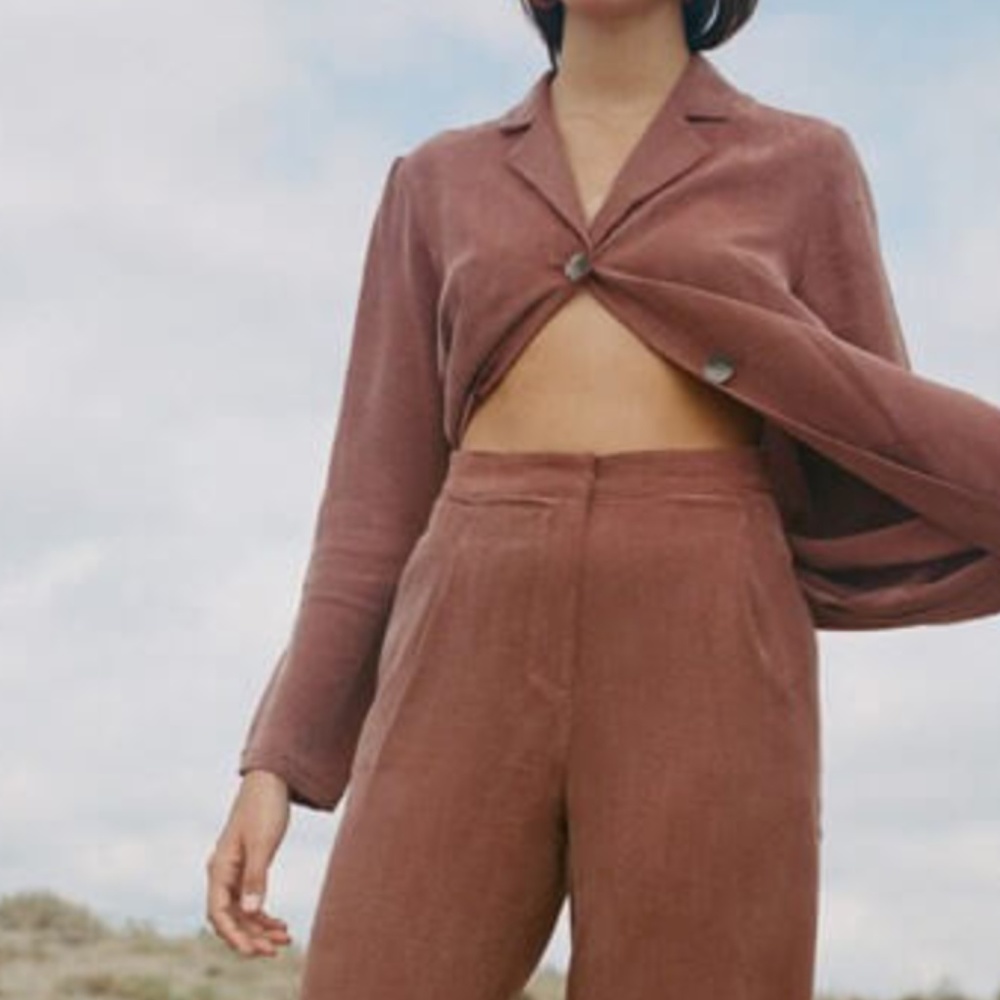 Silk button up in nutmeg